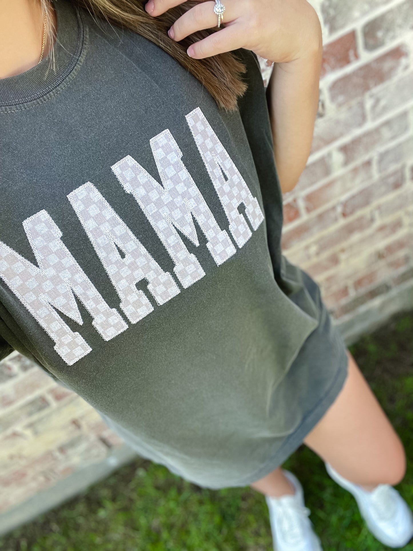 Mama Checkered Appliqué Tee
