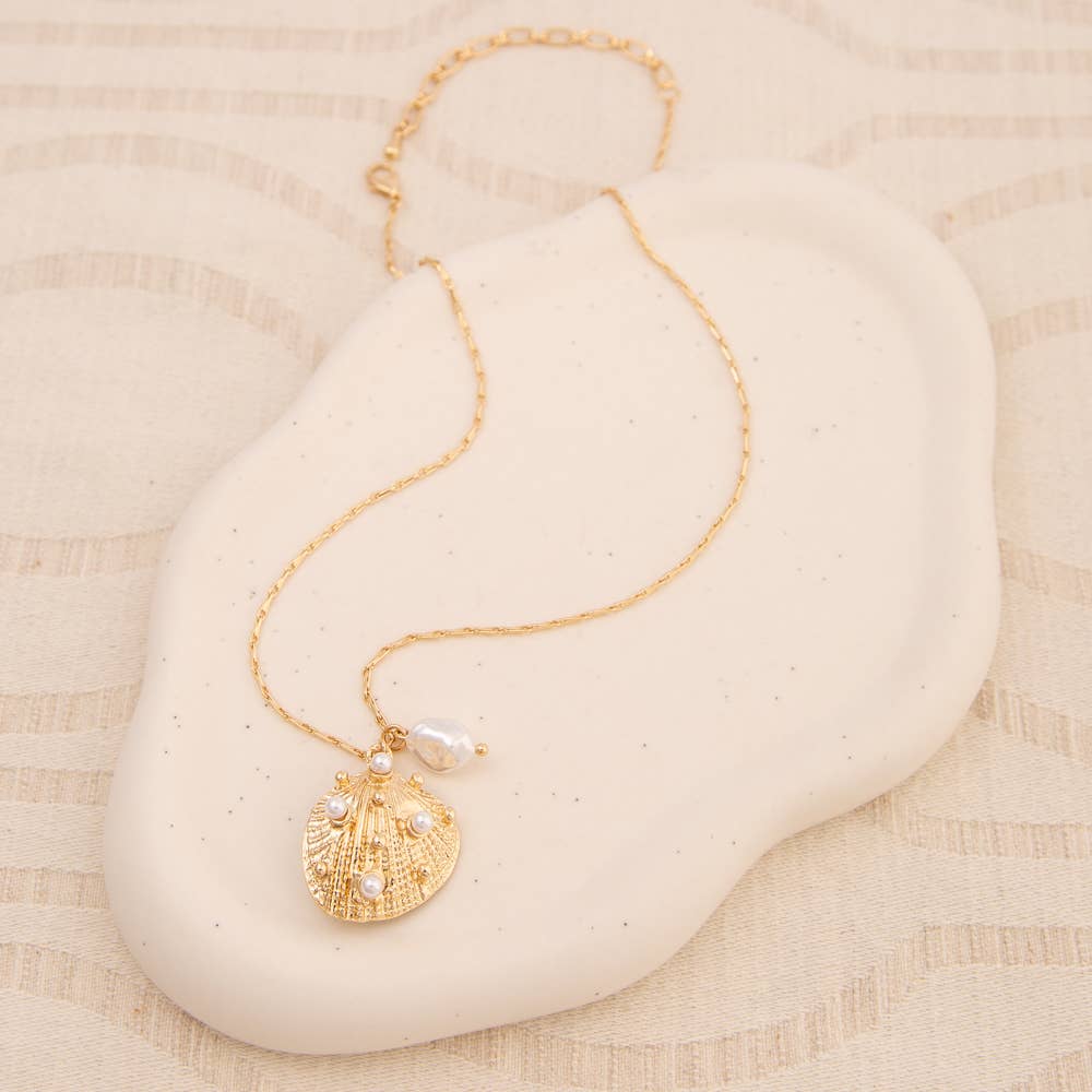 Pearl And Scallop Shell Pendant Necklace