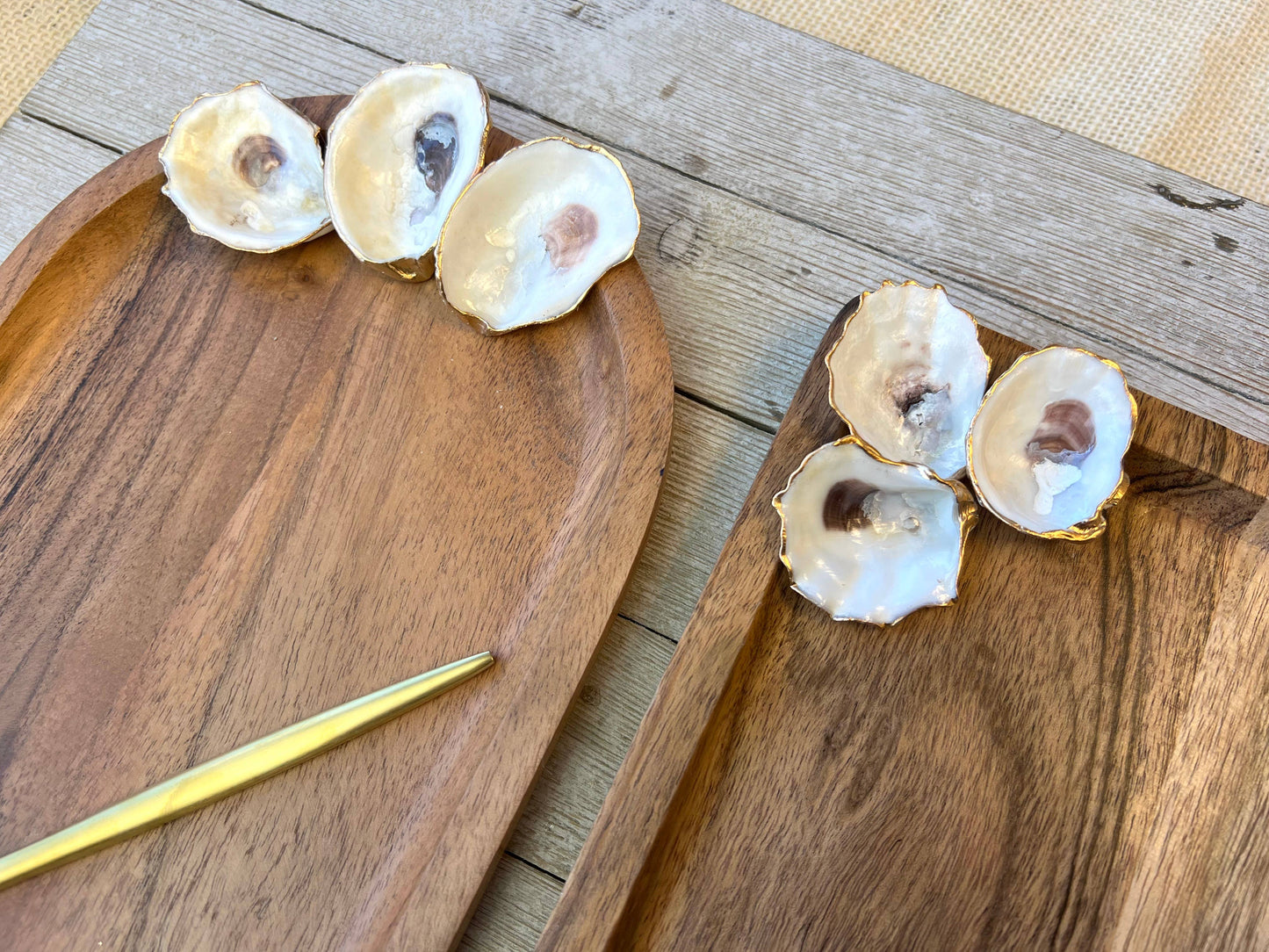 Wood tray with oysters