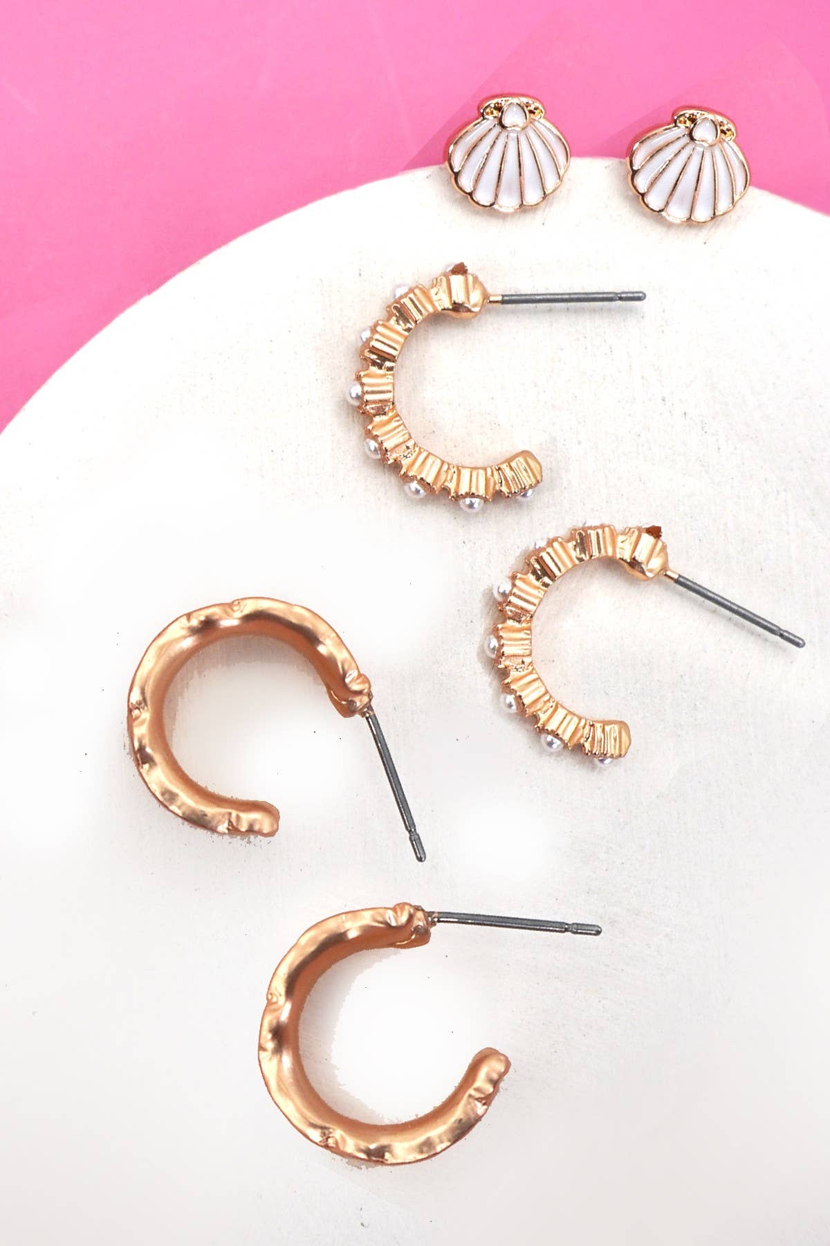 SEASHELL PEARL TEXTURED TRIO HOOP EARRINGS
